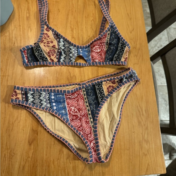 Mink Pink Paisley Print Cut Out Bikini - Picture 4 of 4